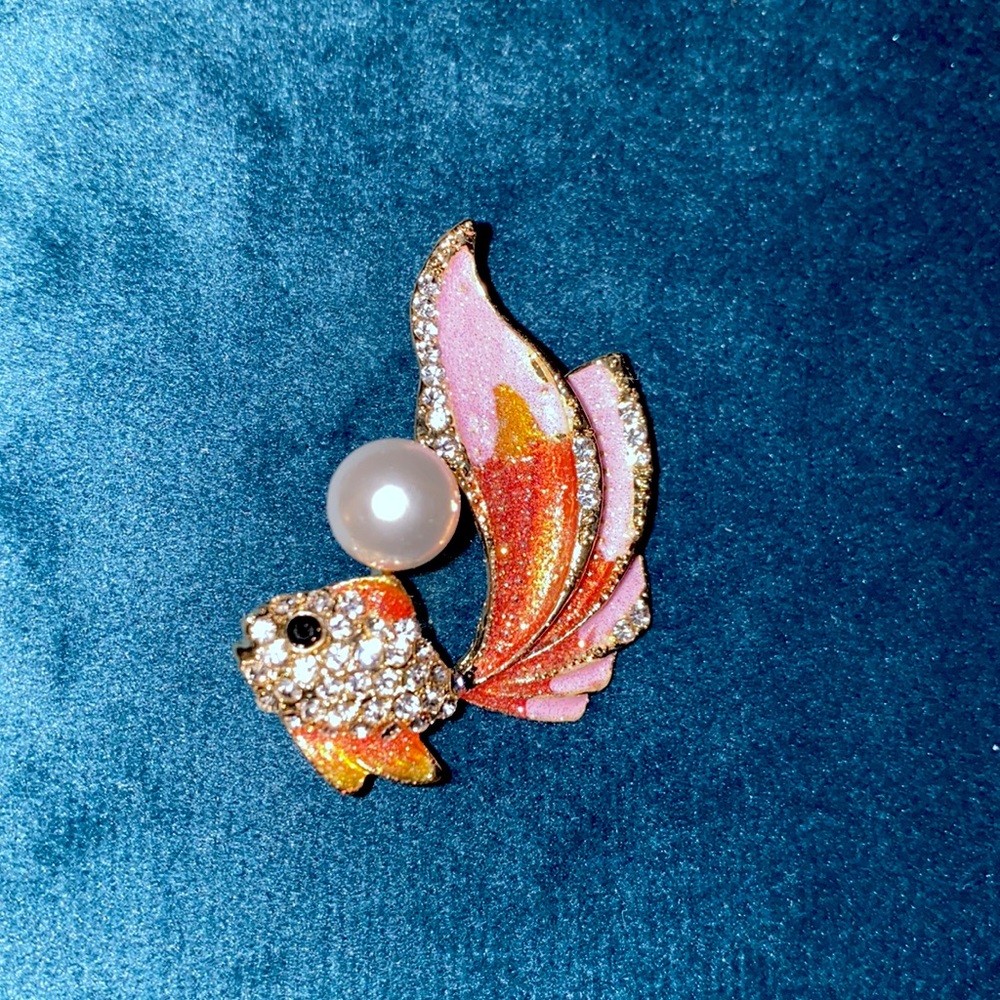Fish brooch